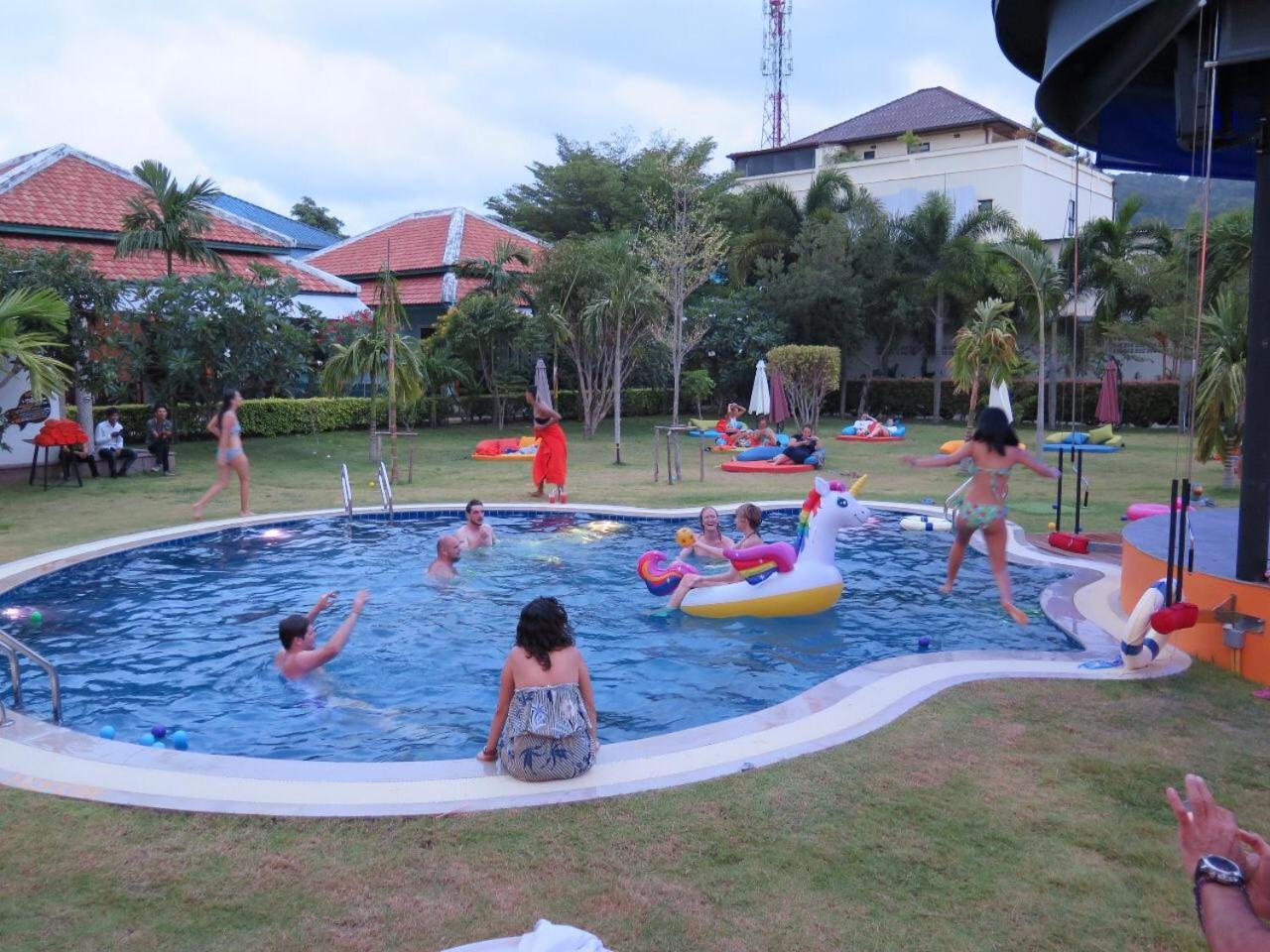 Jazz U Garden Resort Ката Бийч Екстериор снимка